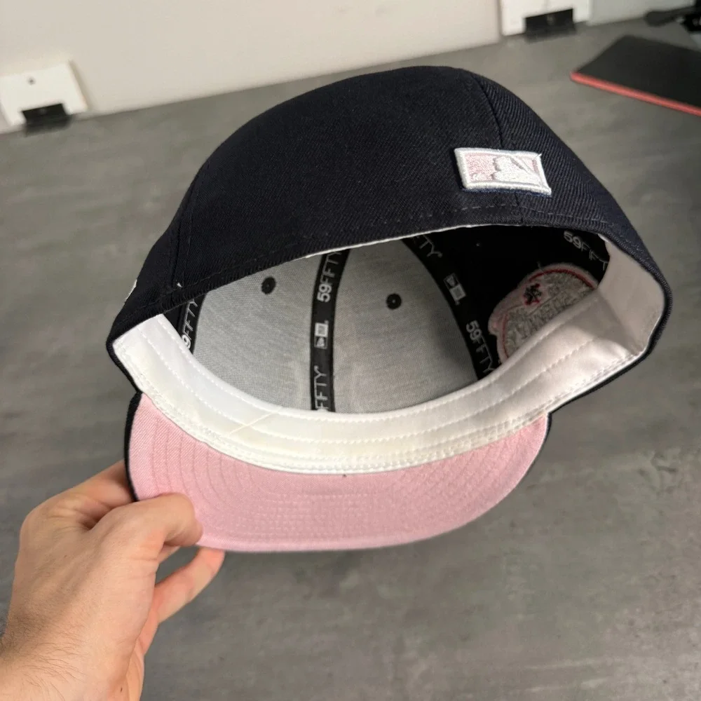 New Era 59FIFTY Hat Mens 7 3/8 Navy NY Yankees Subway Series Pink UV MLB Cap